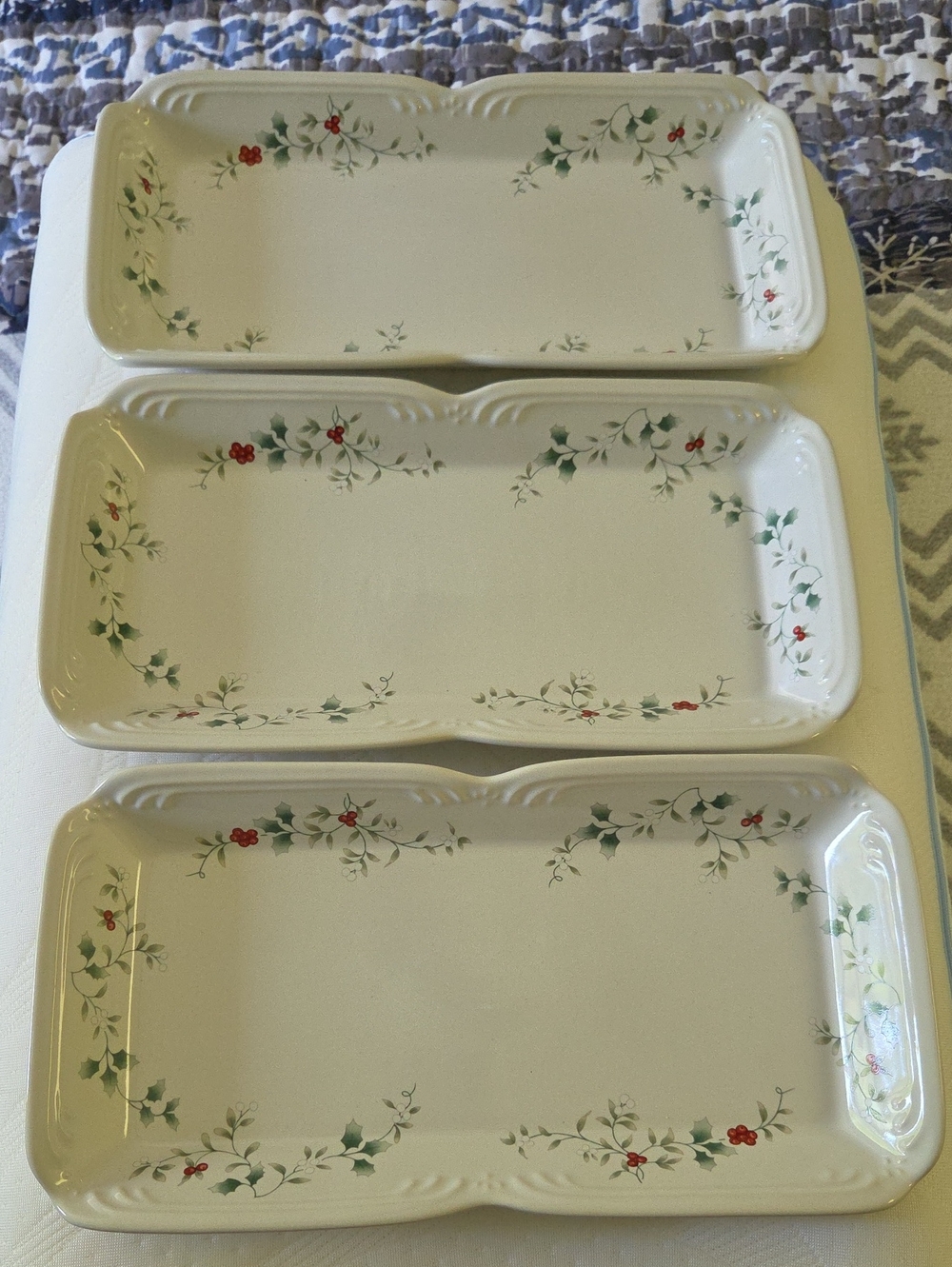 Pfaltzgraff Winterberry Pattern  Set Of 3 Serving Dishes